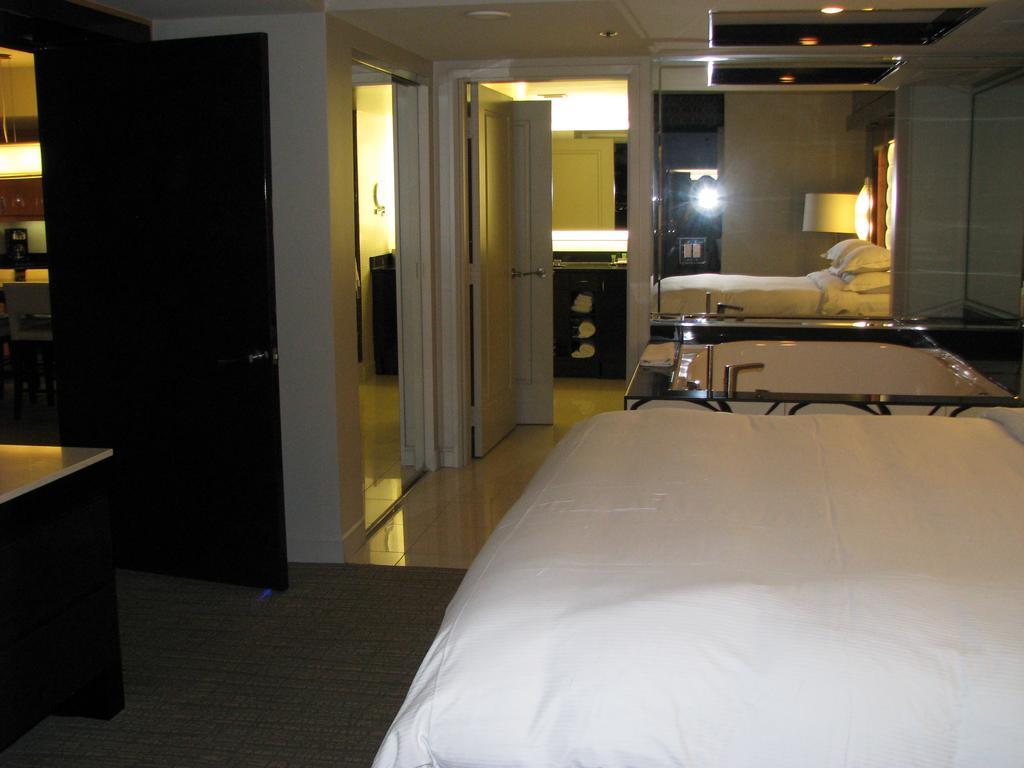 Suites At Elara Las Vegas Center Strip-No Resort Fees Exterior photo