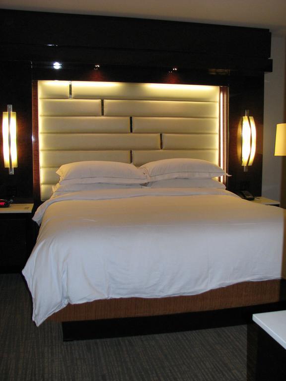 Suites At Elara Las Vegas Center Strip-No Resort Fees Exterior photo